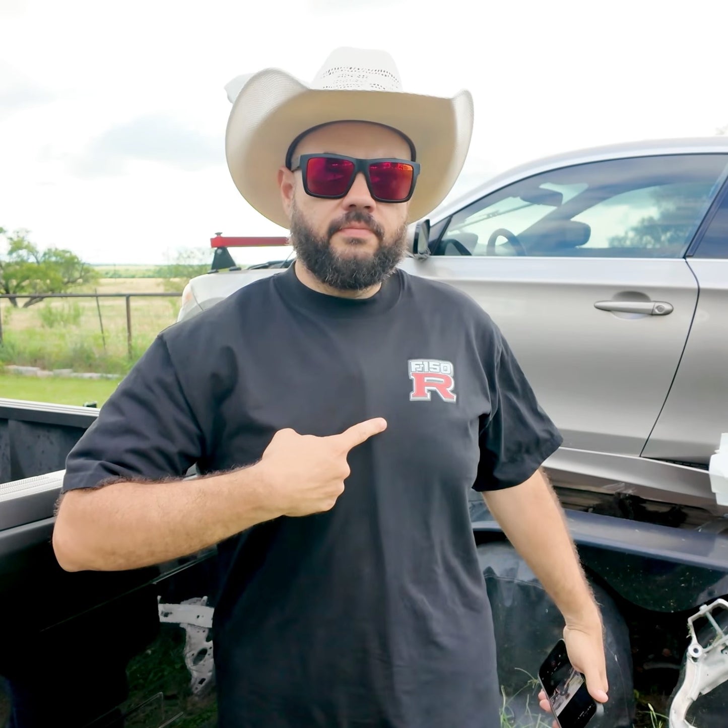 F-150-R Mexican GTR Tee: Un Tributo a la Cultura y la Potencia.